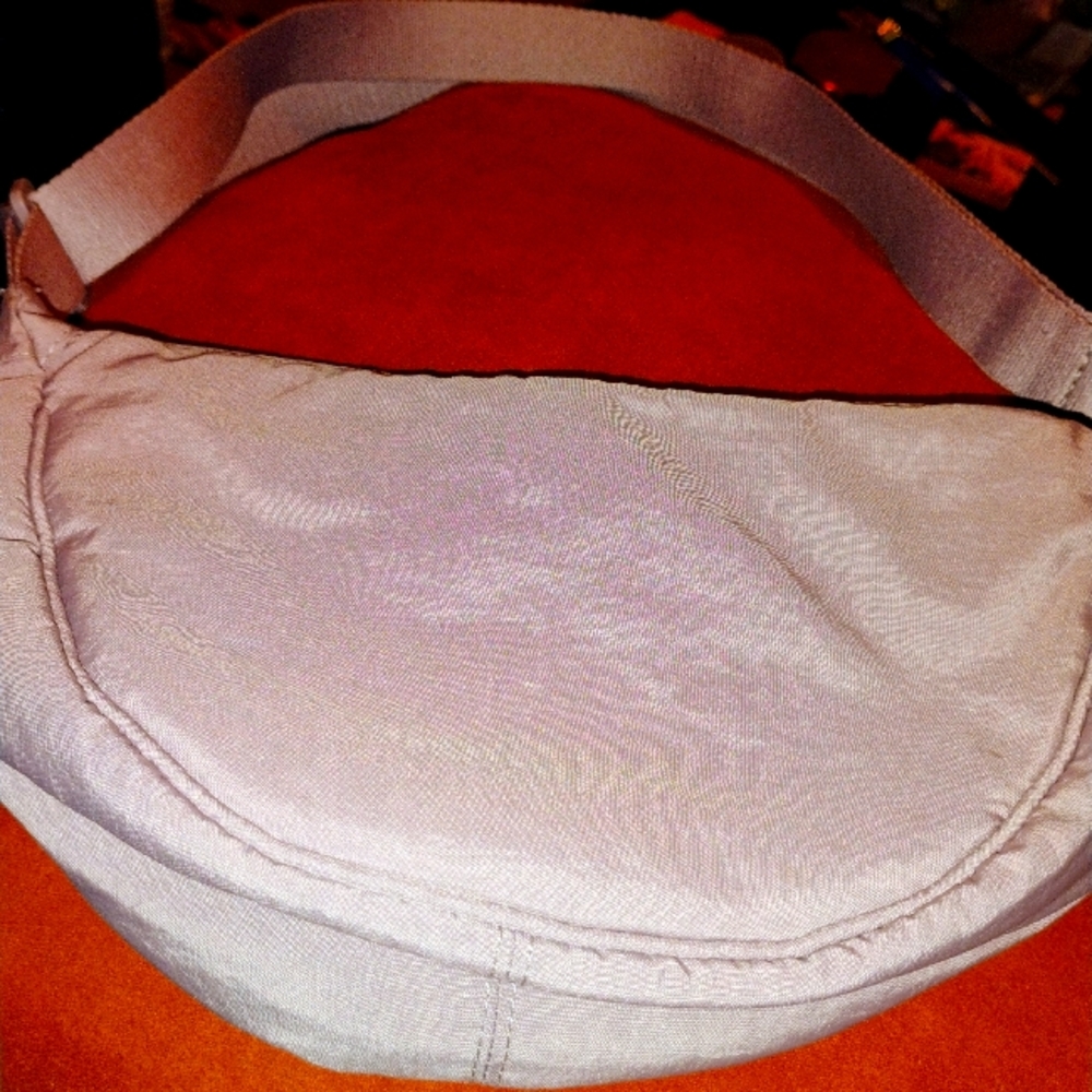 NWOT Mauve Banana Bag